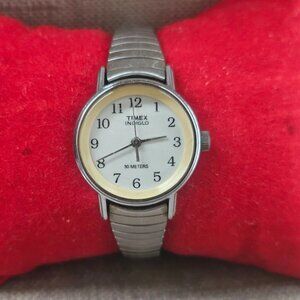 Vintage Timex Indiglo Ladies Wristwatch Silver Tone stretched metal Band Waatch